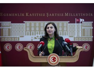 AK Parti'li Durgut, gençlerin topladığı izmaritleri çok uluslu sigara şirketlerine postaladı