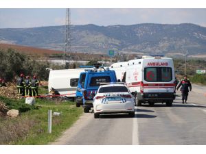 GÜNCELLEME -  Denizli'de tur midibüsü ile otomobil çarpıştı, 2 kişi öldü, 23 kişi yaralandı