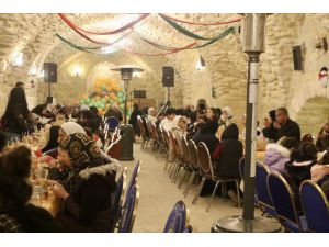 Ürdün'ün Salt kentinde, kilisede iftar yemeği verildi, ezan okundu
