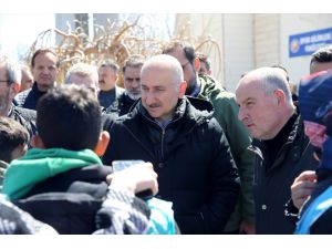 Bakan Karaismailoğlu, Kahramanmaraş'ta çadır ve konteyner kentleri ziyaret etti