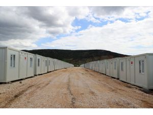 Pazarcık'ta konteyner kent ve TOKİ konutlarının yapım çalışmaları sürüyor