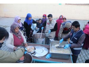 Vuslat Derneği deprem bölgesinde "100 köyde 100 iftar" veriyor