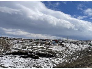 Ardahan ve Kars'ta karla soğuk hava etkili oldu