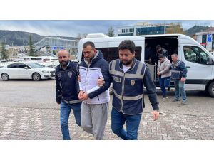 Karabük'te yabancı uyruklu öğrencinin cesedinin bulunmasına ilişkin gözaltına alınan şüphelilerden 4'ü adliyede