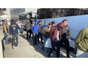 GÜNCELLEME - Samsun merkezli yasa dışı bahis ve suç operasyonunda yakalanan 65 şüpheliden 21'i tutuklandı