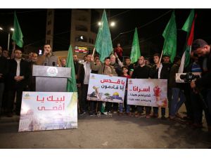 Gazze'de teravih namazının ardından İsrail güçlerinin Mescid-i Aksa baskını protesto edildi