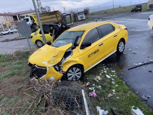 Bingöl'deki trafik kazasında 5 kişi yaralandı