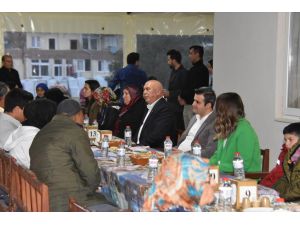 Adana'da yetim çocuklar için iftar programı düzenlendi