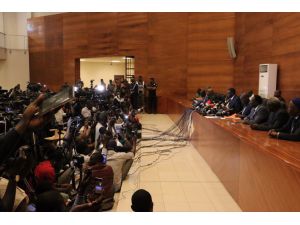 Senegal'de Sall yeniden cumhurbaşkanı seçildi