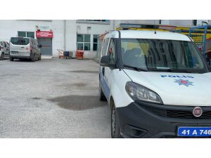 Kocaeli'de bir kişi takside silahla başından vurulmuş halde bulundu