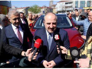 Bakan Varank: "Hizmet ve proje siyasetinden hiçbir zaman taviz vermedik"