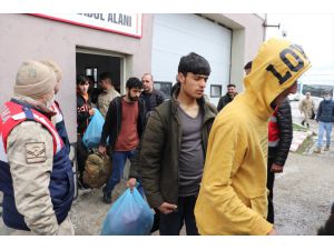 Ağrı’da 138 düzensiz göçmen ülkelerine gönderildi