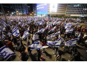 İsrailliler, bölgede yükselen tansiyona rağmen "yargı reformu" protestolarına devam ediyor