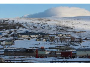Kars'ta kar yağışıyla köyler beyaza büründü