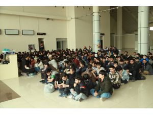 Ağrı'da 227 düzensiz göçmen sınır dışı edildi