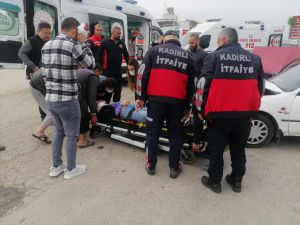 Osmaniye'de iki otomobilin çarpışması sonucu 6 kişi yaralandı