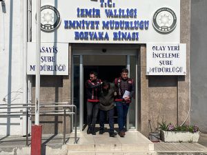 GÜNCELLEME 2 - İzmir'de eşini bıçaklayarak öldüren zanlı tutuklandı