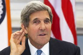 John Kerry'nin mikrofonu açık kalınca...
