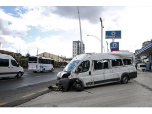 Ankara'da servis minibüsünün devrilmesi sonucu 6 kişi yaralandı