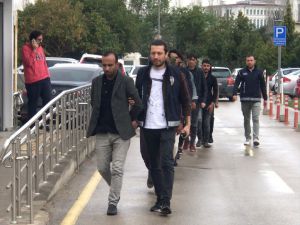 Adana'da 10 düzensiz göçmen yakalandı