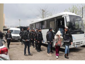 Diyarbakır merkezli 5 ildeki "makas" operasyonunda yakalanan 15 zanlı tutuklandı