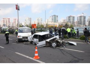 Diyarbakır'da zincirleme trafik kazasında 2 kişi yaralandı