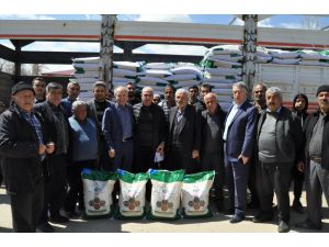 Kahramanmaraş'ta depremzede çiftçilere 13 ton sertifikalı barbunya tohumu dağıtıldı