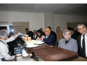 Tarım ve Orman Bakanı Kirişci, Sivas'ta depremzedelerle iftarda buluştu: