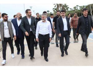 Hazine ve Maliye Bakanı Nebati, Mersin'de gençlerle buluştu