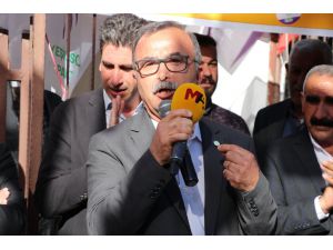 Yeşil Sol Parti Eş Sözcüsü İbrahim Akın, Siirt'te seçim bürosunun açılışında konuştu:
