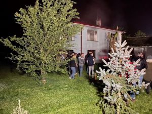 Düzce'de müstakil evde çıkan yangında dumandan etkilenen kişi tedavi altına alındı