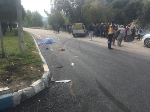 Antalya'da kamyonetle çarpışan motosikletin sürücüsü öldü