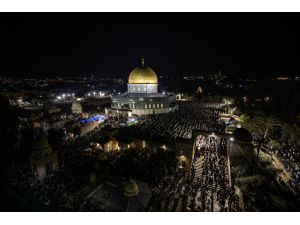 Kadir Gecesi'nde 280 bin Müslüman Mescid-i Aksa'da ibadet etti