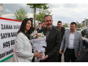 Bakan Kasapoğlu, İzmir'de partisinin Bayraklı ilçe teşkilatını ziyaret etti