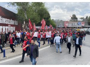 İzmir Büyükşehir Belediyesinde İzenerji çalışanları iş bıraktı