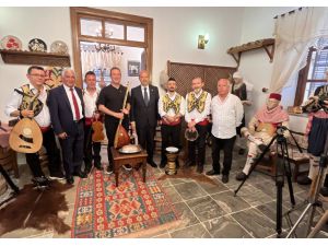 KKTC Cumhurbaşkanı Tatar, "Sümer Ezgü ile Anadolu’dan Geldik" programının setini ziyaret etti
