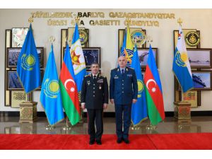 Kazakistan ve Azerbaycan, savunma alanında işbirliğini görüştü