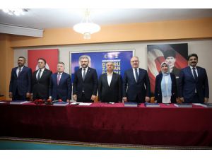 AK Parti Grup Başkanı İsmet Yılmaz, Sivas'ta aday tanıtım toplantısında konuştu: