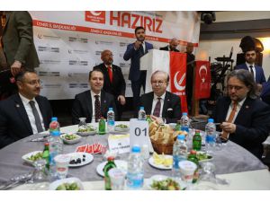 Yeniden Refah Partisi Genel Başkanı Erbakan, İzmir'deki iftar programında konuştu: