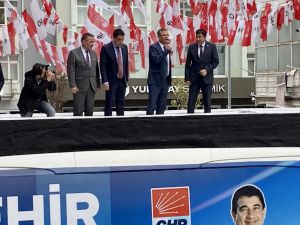CHP Grup Başkanvekili Özel, Kırşehir ve Kırıkkale'de seçim bürosu açılışına katıldı