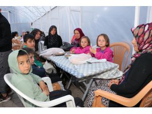 Burdur'un Uylupınar köyünde vatandaşlar her gün iftarı birlikte yaptı