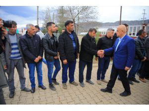 Tarım ve Orman Bakanı Kirişci, Nurhak'ta vatandaşlarla bayramlaştı: