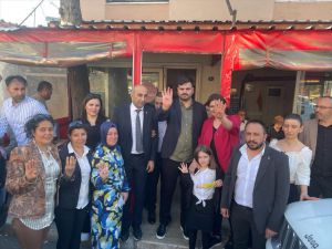 AK Parti'li Eyyüp Kadir İnan, İzmir'de vatandaşlara seslendi:
