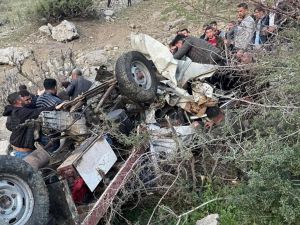 Şırnak'ta kamyonetin devrilmesi sonucu 1 kişi öldü, 1 kişi yaralandı