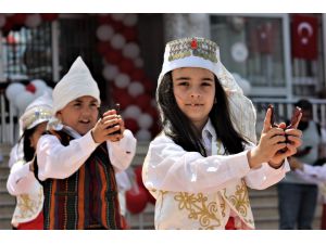 23 Nisan Ulusal Egemenlik ve Çocuk Bayramı kutlanıyor