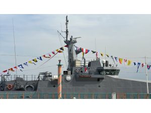 İskenderun Limanı'na demirleyen savaş gemisi TCG Karpaz, 23 Nisan dolayısıyla ziyarete açıldı