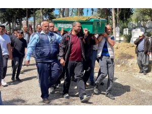 Mersin'de yangında hayatını kaybeden iki kardeşin cenazesi defnedildi