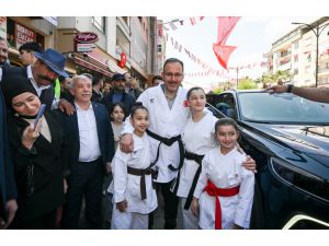 Gençlik ve Spor Bakanı Kasapoğlu, İzmir'de konuştu: