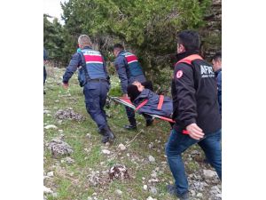 Konya'da kayalıklardan düşen kişiyi jandarma ve AFAD ekipleri kurtardı