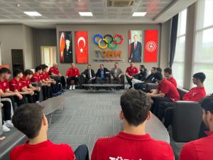 Judo Federasyonu Başkanı Huysuz, ümit milli sporcuların kampını ziyaret etti